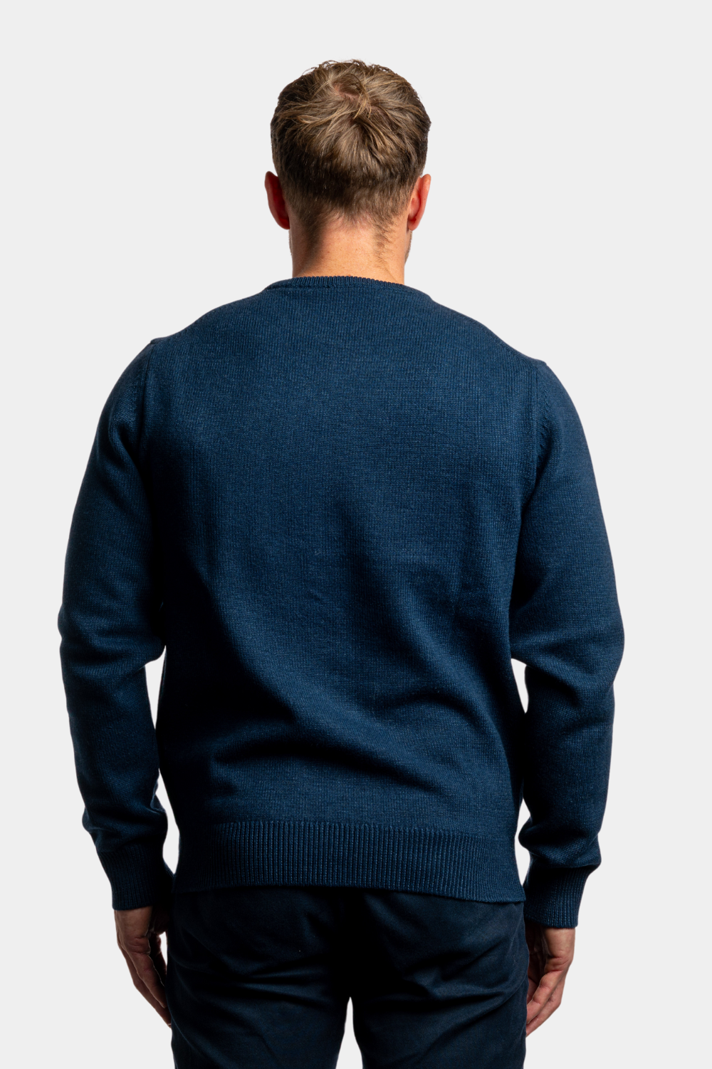 NAVY BLUE CREWNECK SWEATER