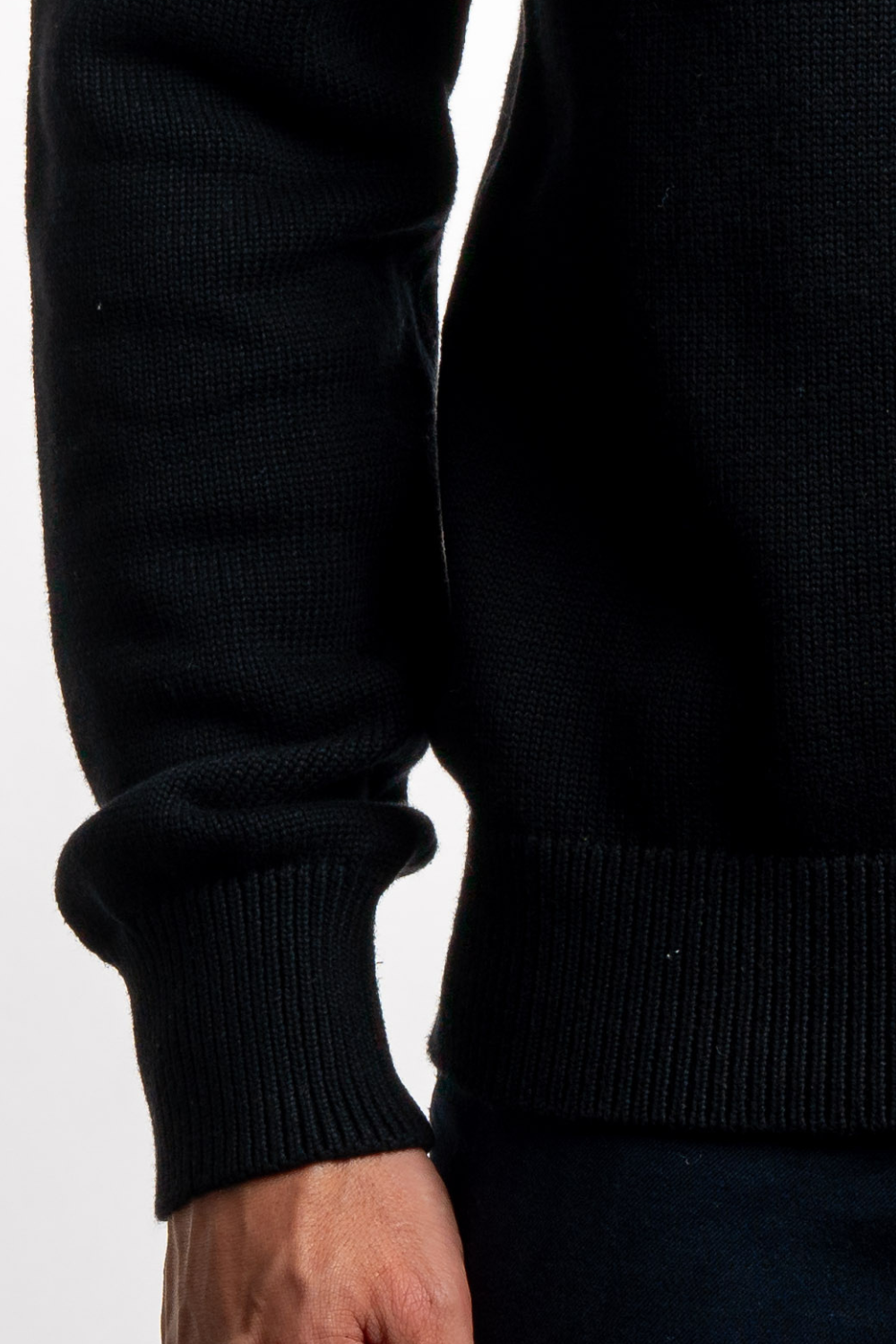 BLACK QUARTER ZIP SWEATER