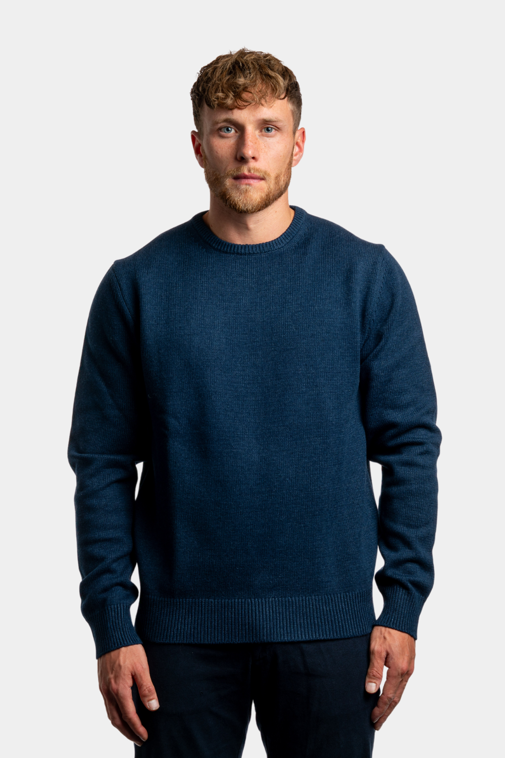 NAVY BLUE CREWNECK SWEATER