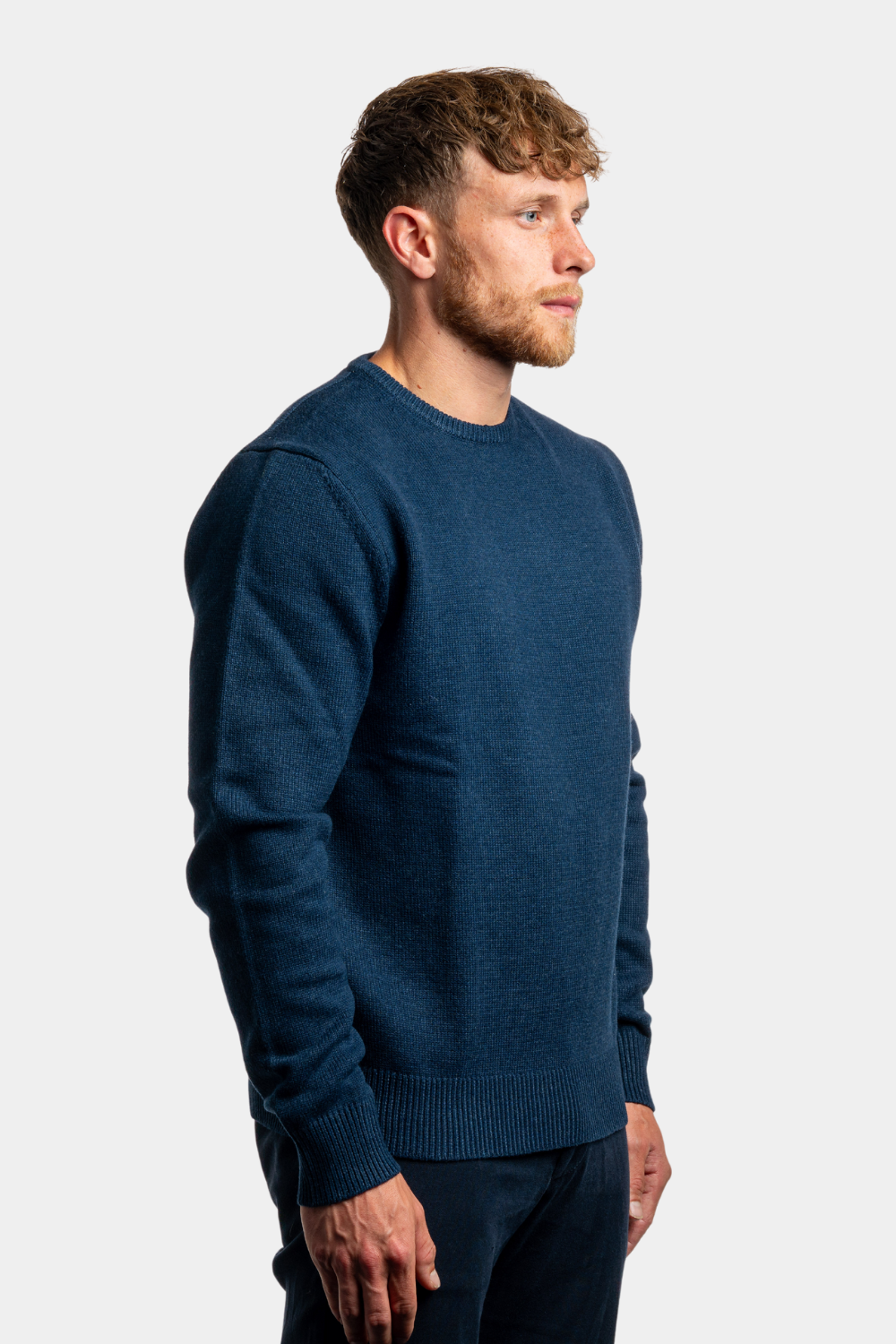 NAVY BLUE CREWNECK SWEATER