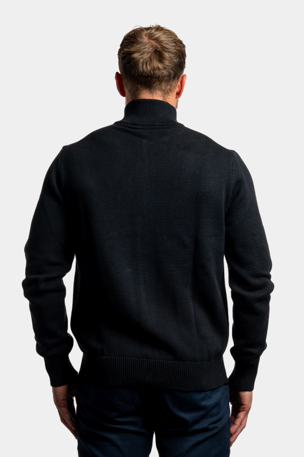 BLACK FULL ZIP SWEATER